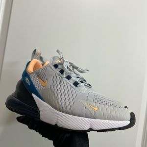 Nike 270 big kids 6.5 women’s size 8 comes with box and receipt